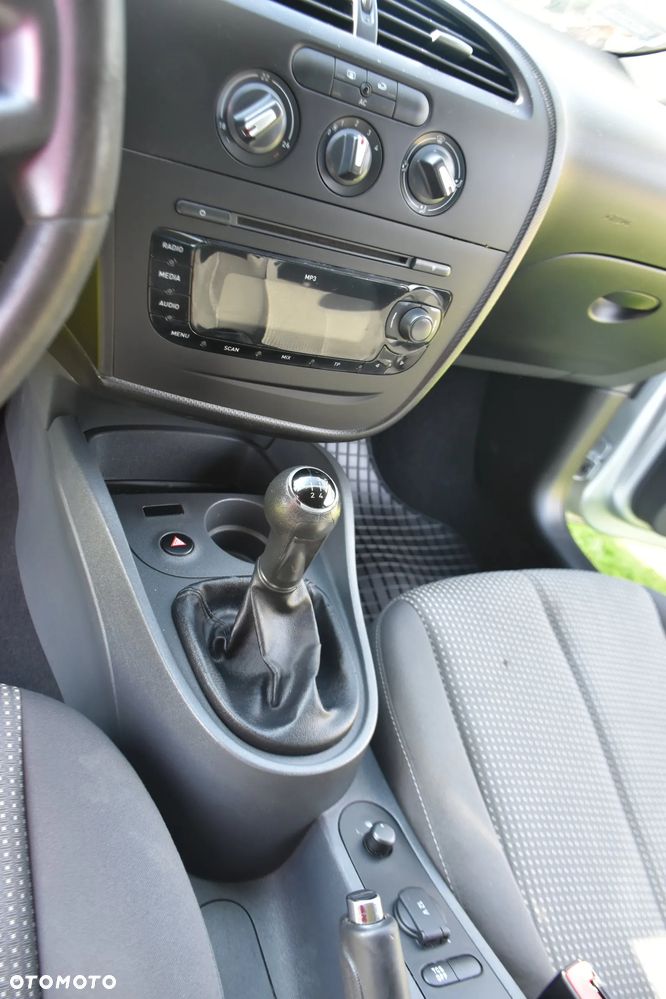 Seat Leon 2010 photo 3