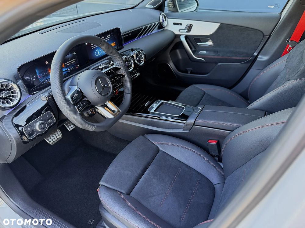 Mercedes-Benz Klasa A 35 AMG 4-Matic 8G-DCT - 14