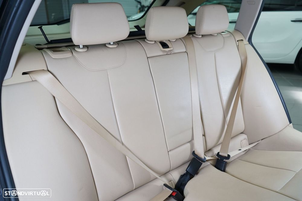 BMW 320 d Line Luxury - 46