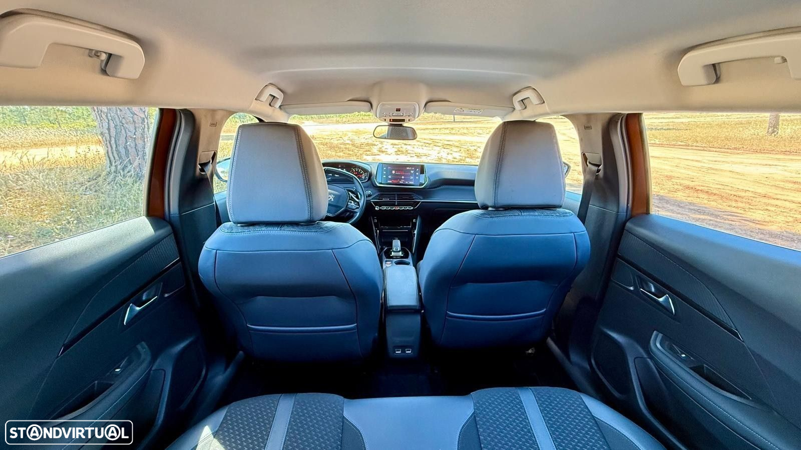 Peugeot 2008 1.2 PureTech Allure Pack EAT8 - 51