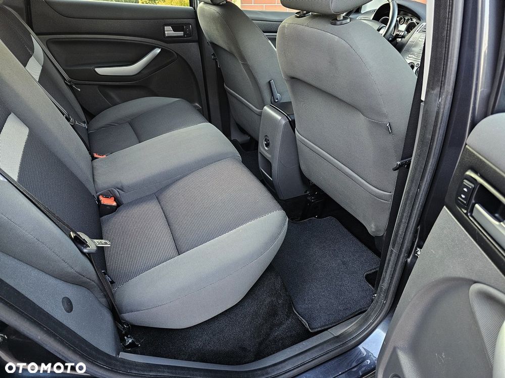 Ford Kuga 2.0 TDCi 2x4 Trend - 26