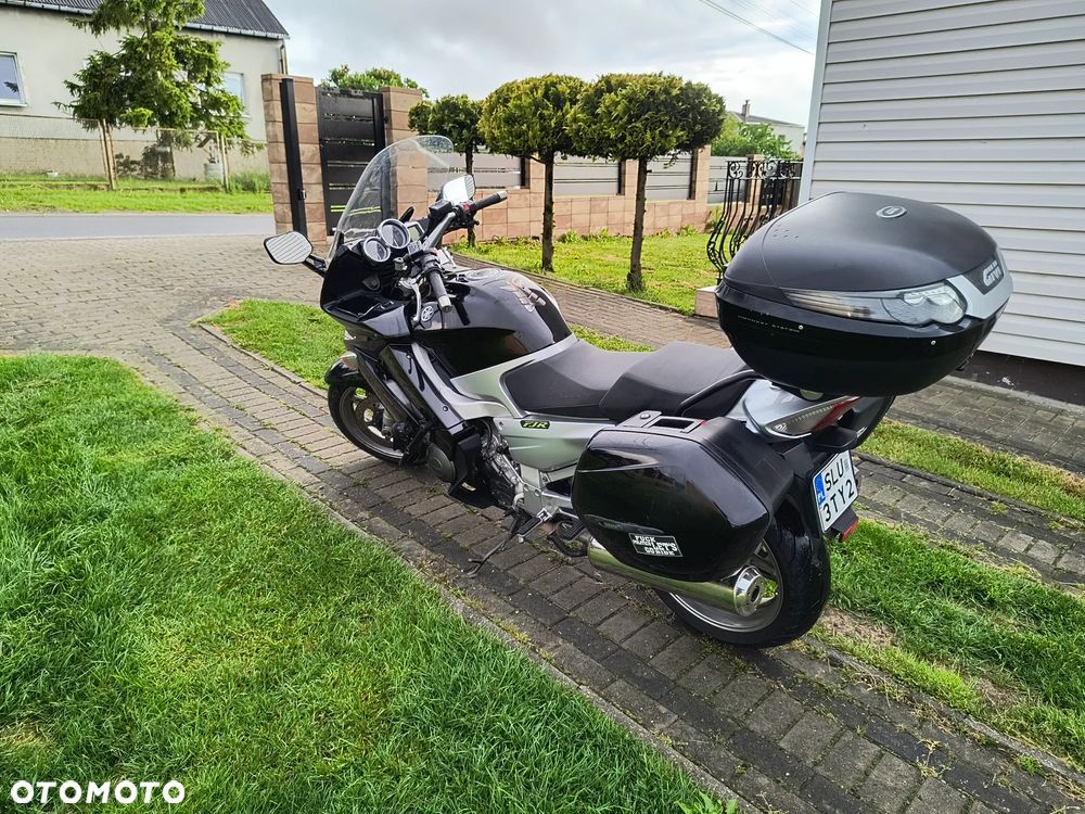 Yamaha FJR - 3