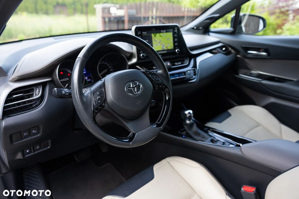 Toyota C-HR 2.0 Hybrid Executive - 11