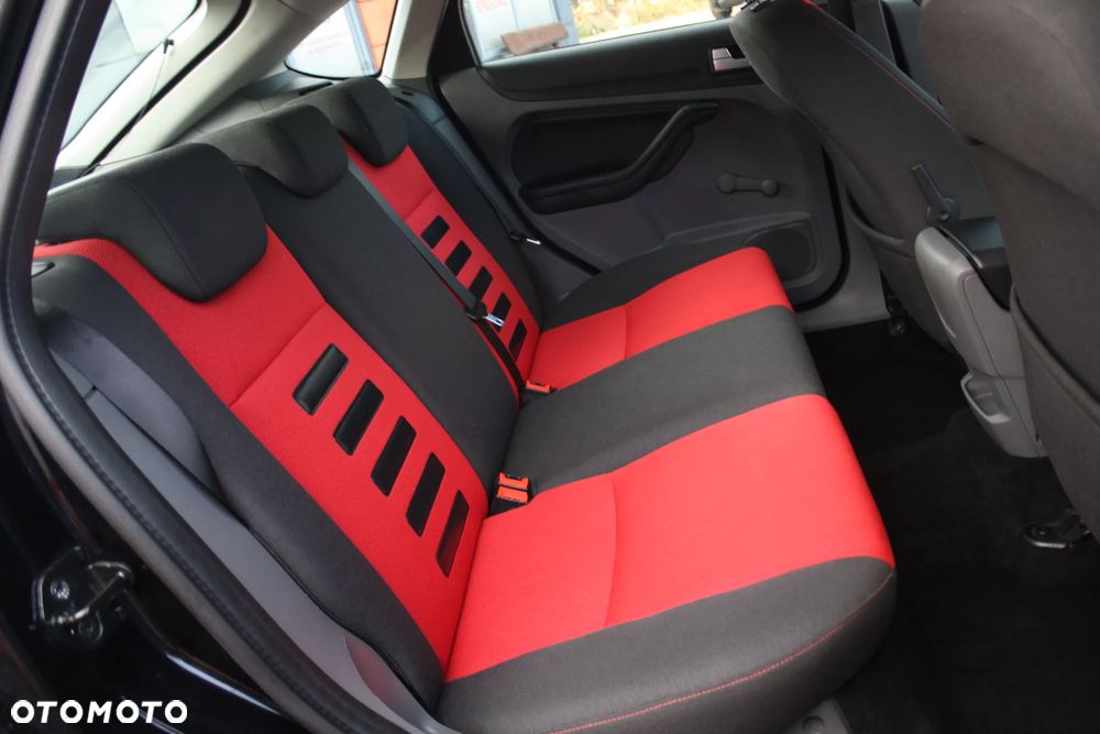 Ford Focus 1.6 Ti-VCT Sport - 26