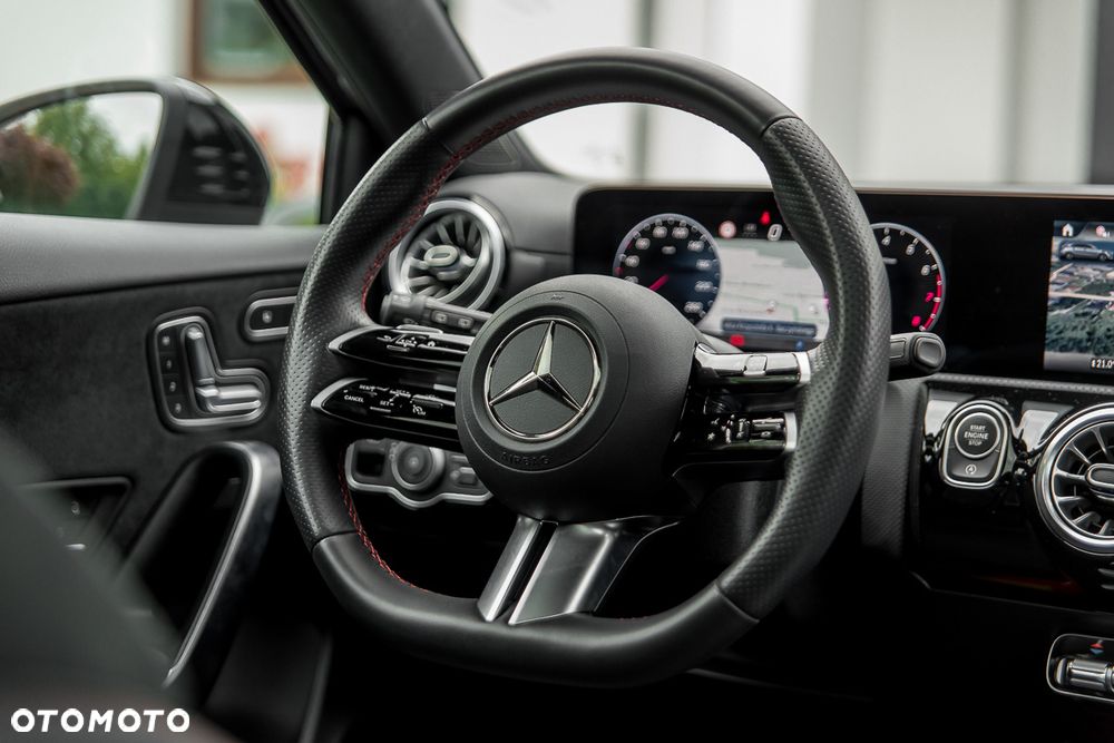 Mercedes-Benz Klasa A 220 4-Matic AMG Line 8G-DCT - 19