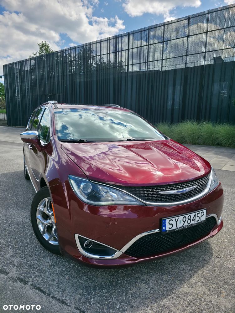Chrysler Pacifica - 3