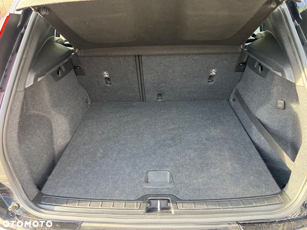 Volvo XC 40 T3 Geartronic Momentum Core - 19