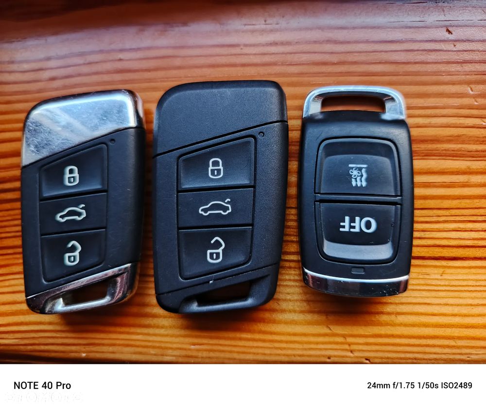 Volkswagen Passat Variant 2.0 TDI DSG (BlueMotion Technology) Comfortline - 19