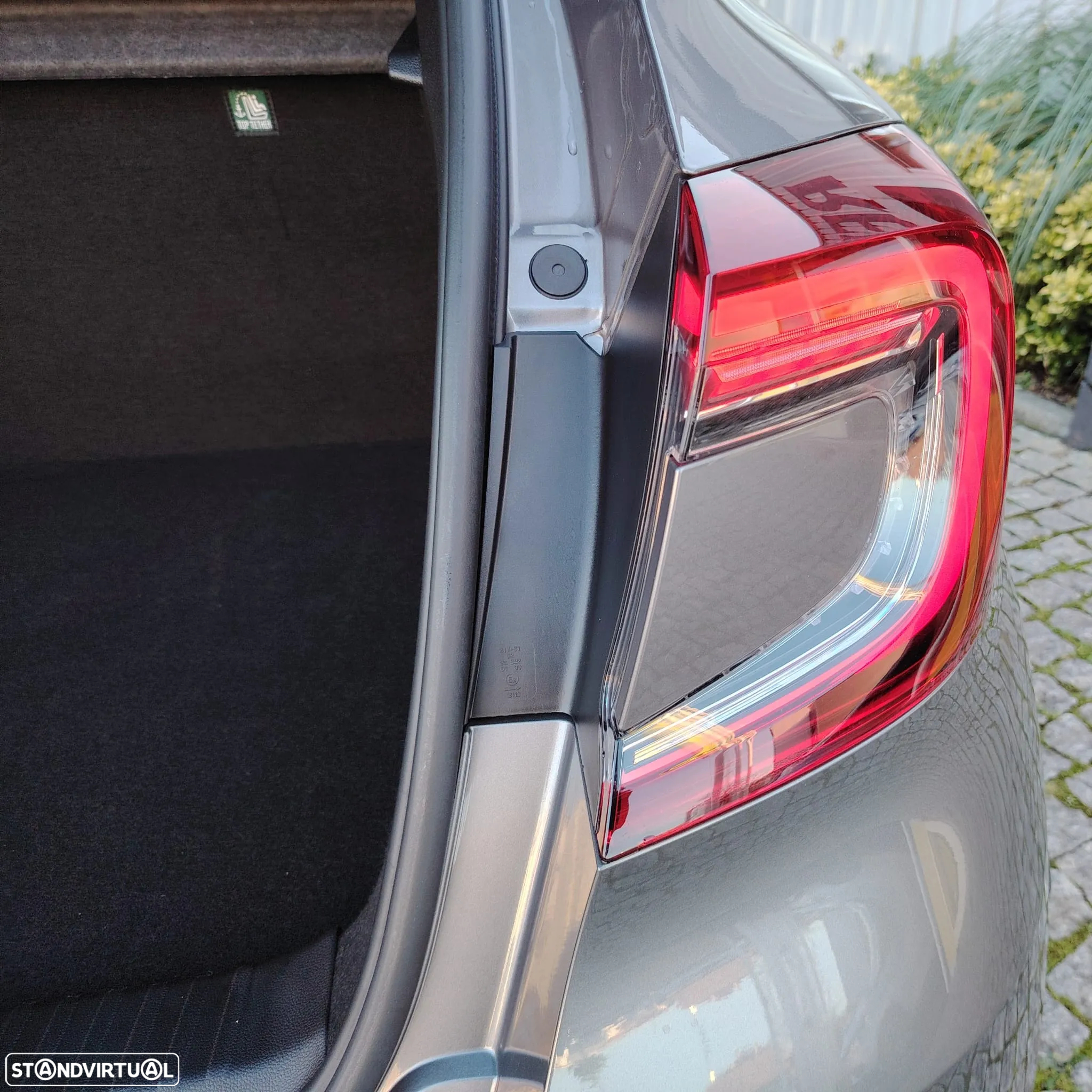 Renault Captur 1.0 TCe Techno Bi-Fuel - 30