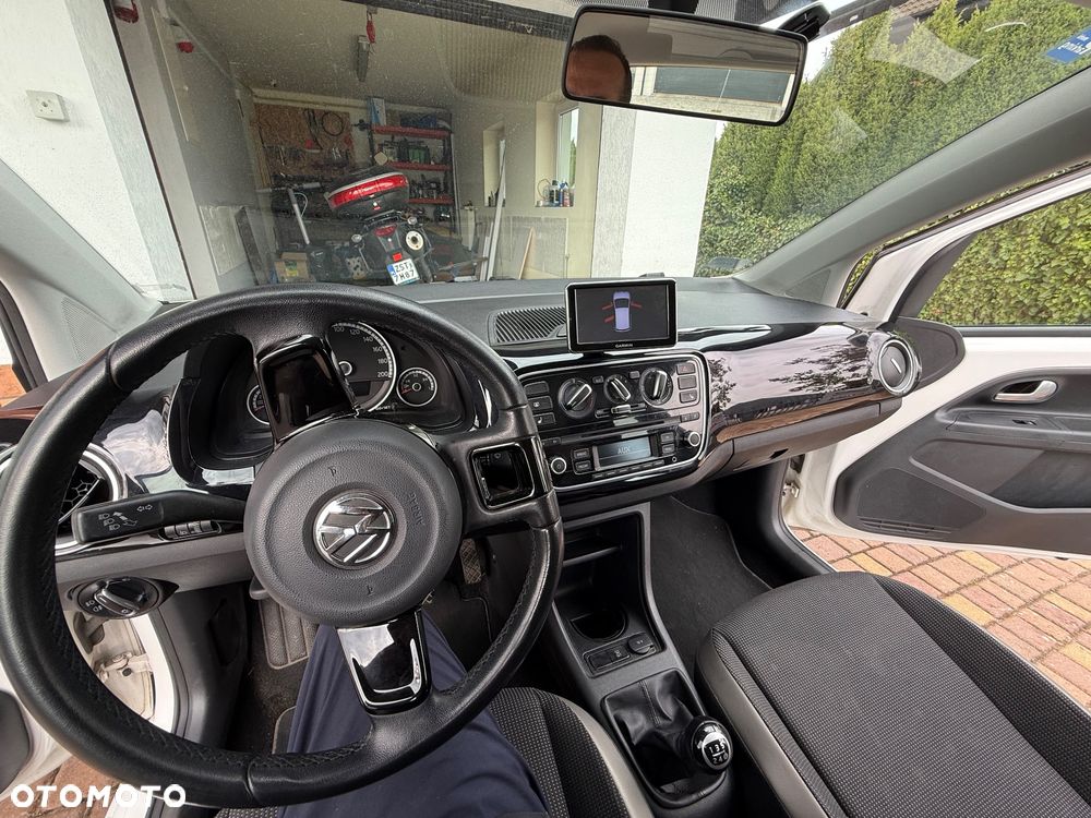 Volkswagen up! 1.0 high - 10