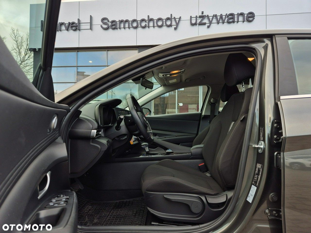 Hyundai Elantra - 12