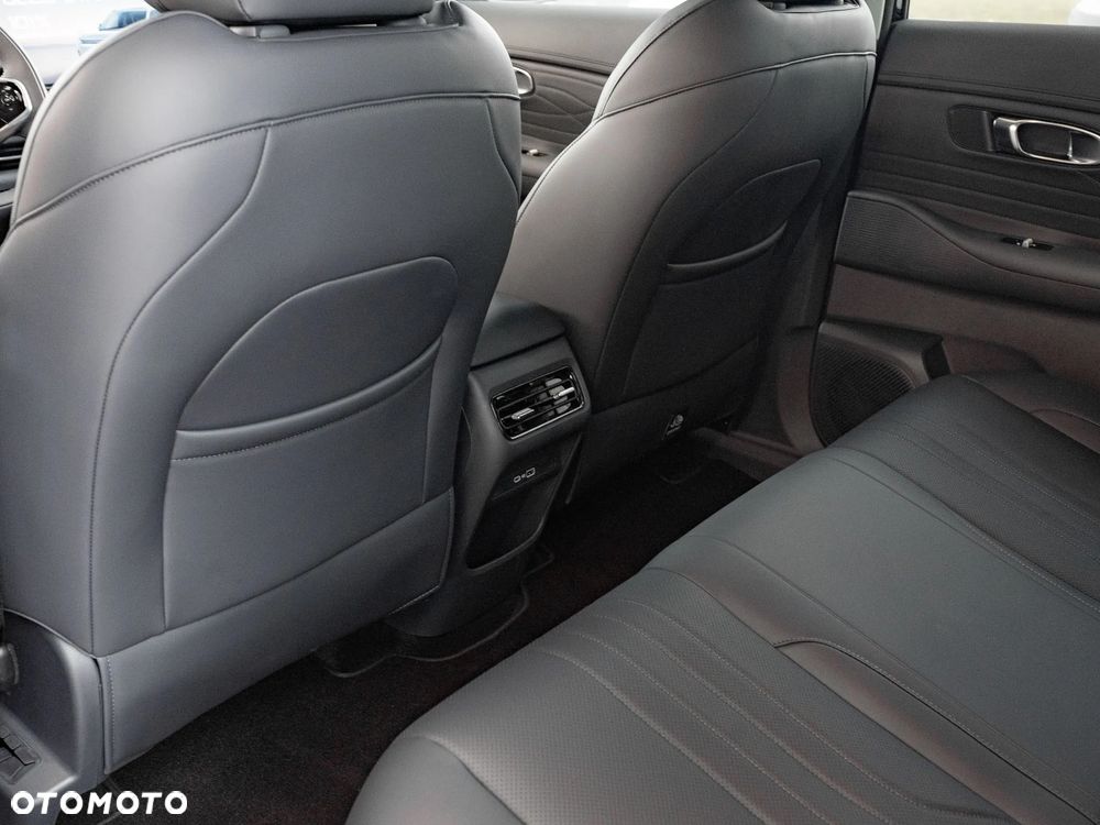 Geely Starray EM-i 1.5 PHEV Pro - 11