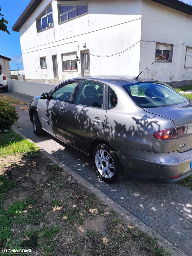 SEAT Cordoba 1.9 TDI Signo - 2