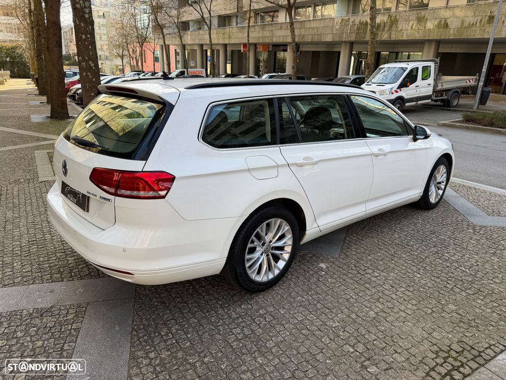 VW Passat Variant 2.0 TDi Confortline - 9