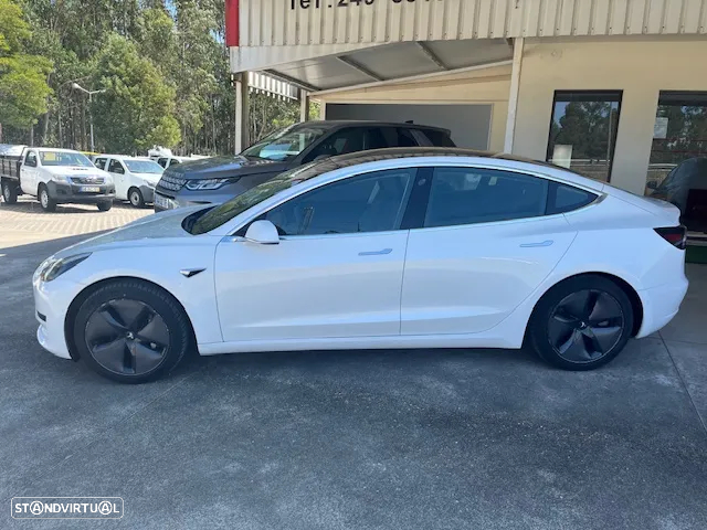 Tesla Model 3 - 4