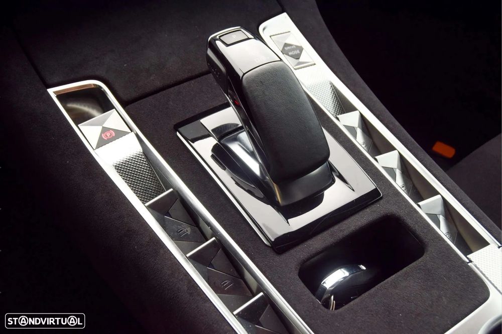 DS DS7 E-Tense Performance Line+ EAT8 - 18