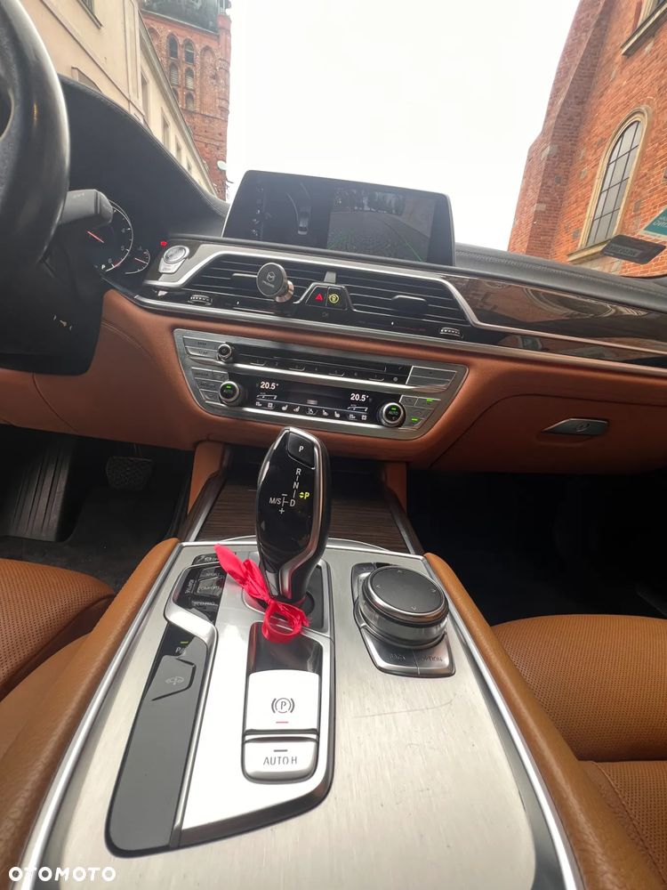 BMW Seria 7 740d xDrive - 31