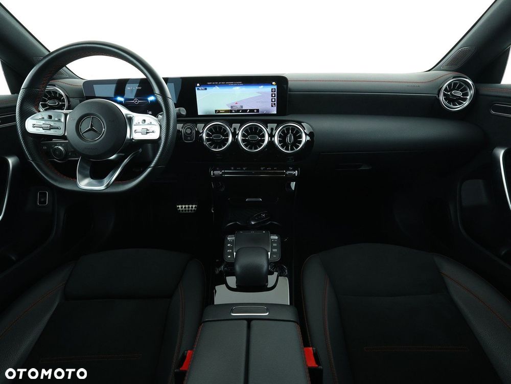 Mercedes-Benz CLA - 25