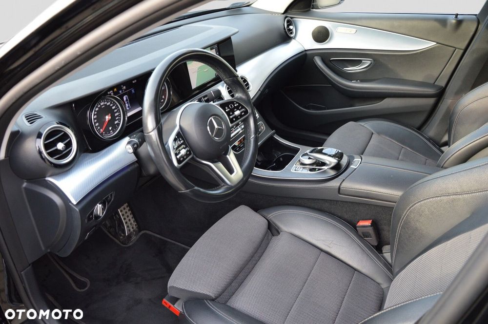 Mercedes-Benz Klasa E 220 d 4-Matic Business Edition 9G-TRONIC - 11