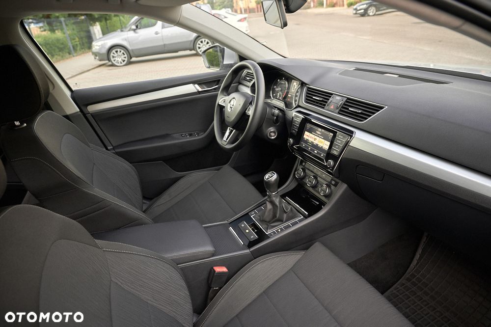 Skoda Superb 2.0 TDI Ambition - 31