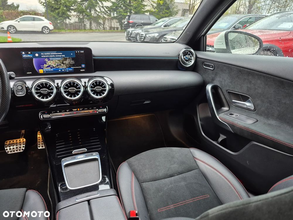 Mercedes-Benz Klasa A 200 AMG Line 7G-DCT - 25