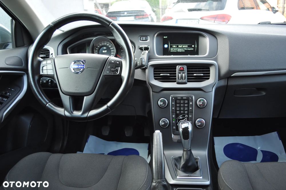 Volvo V40 D2 Momentum - 14