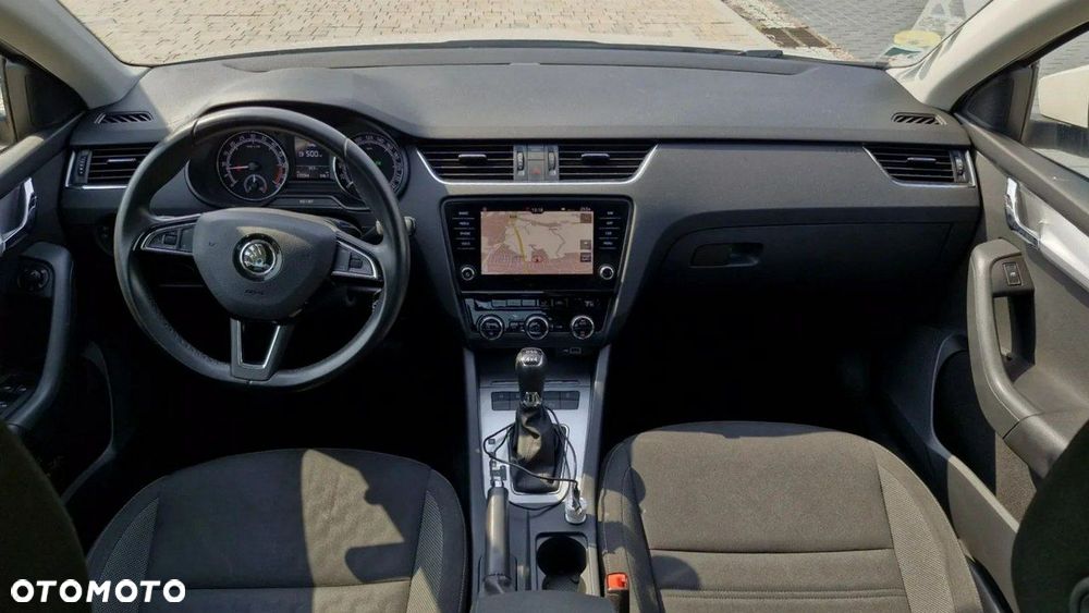 Skoda Octavia 2.0 TDI 4x4 Clever DSG - 10