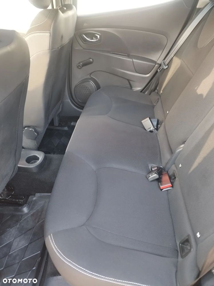 Renault Clio 1.2 16V 75 Experience - 10
