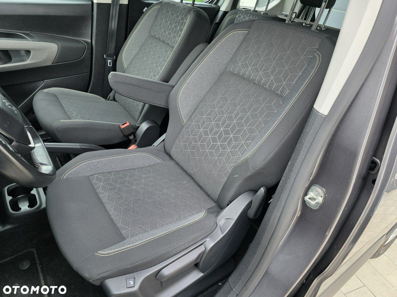 Peugeot Rifter Long 1.2 PureTech Active Pack S&S (7-os.) - 14