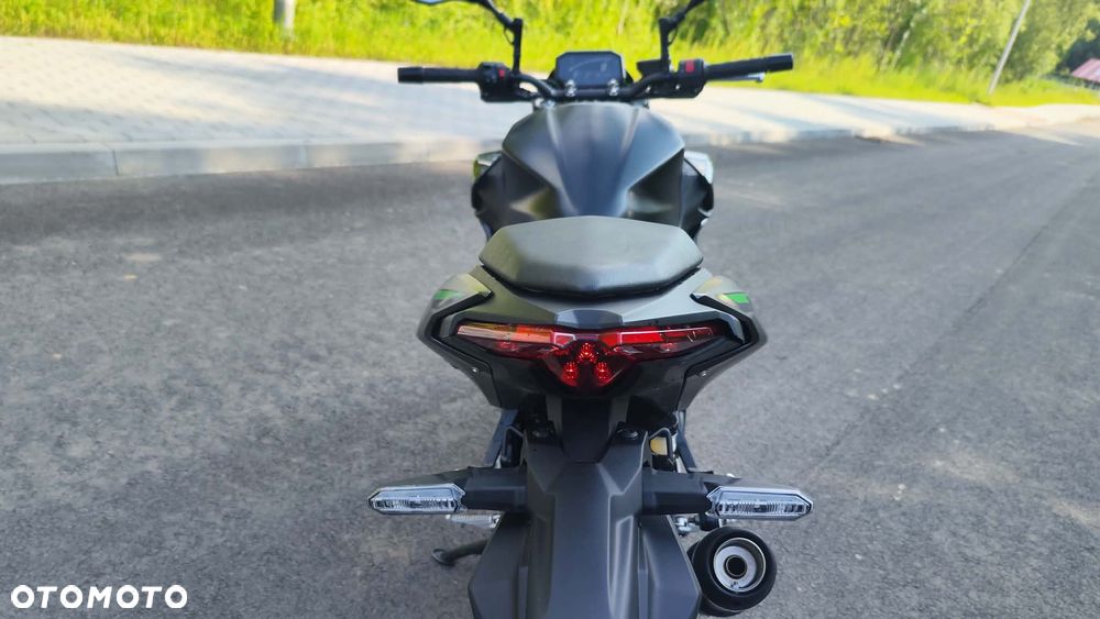 Kawasaki Z - 8