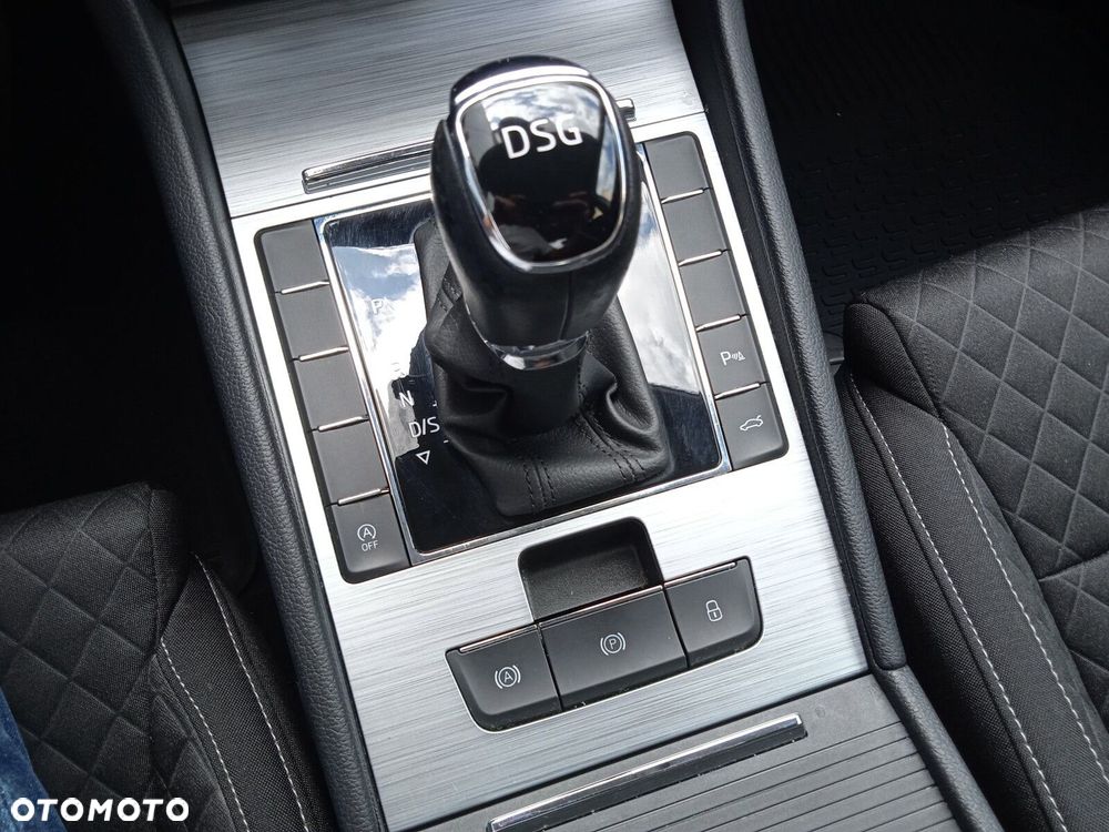 Skoda Superb 1.5 TSI Ambition DSG - 25