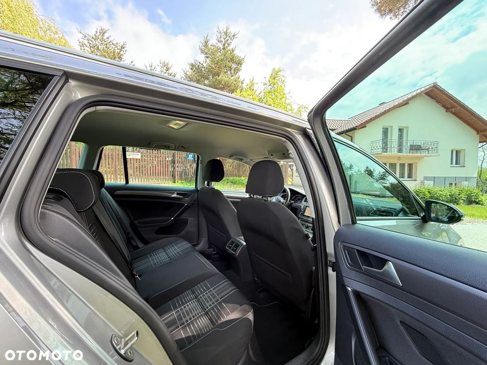 Volkswagen Golf 1.6 TDI BlueMotion Technology Lounge - 31