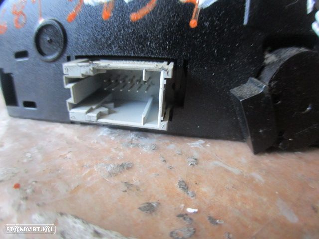 Comando Sofagem 64119147299 01 BMW SERIE 1 (E81) 2007 120D 177CV 3P CINZA ESCURO BMW SERIE 3 TOURING E91 FASE 1 2006 2.0D 318 122CV 5P AZUL - 3