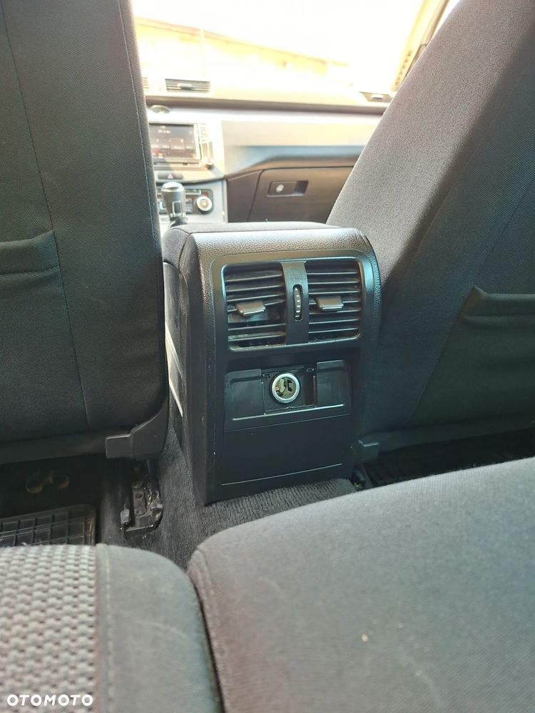 Volkswagen Passat 2.0 TDI DPF Comfortline - 29