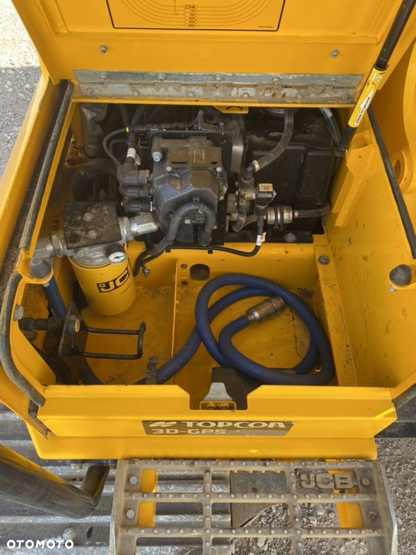 JCB 220 XLC - 12