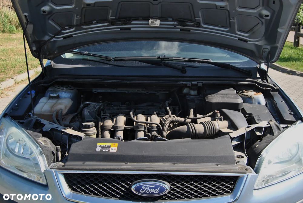 Ford Focus 1.6 Ghia - 13