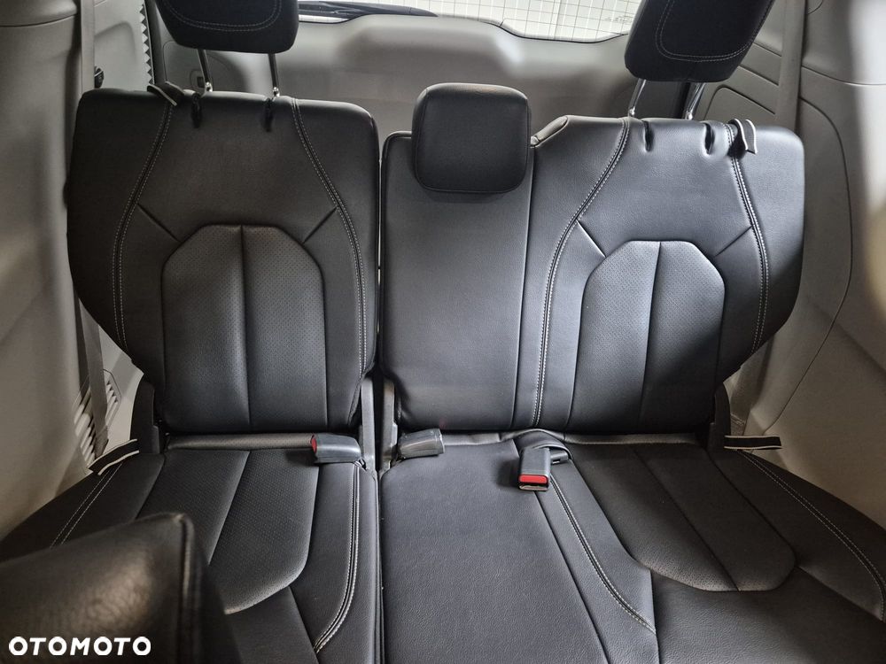 Chrysler Pacifica - 14