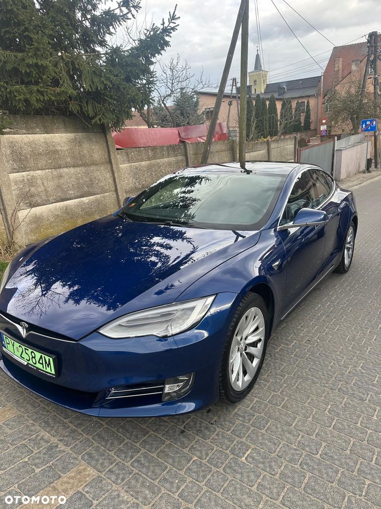 Tesla Model S - 1
