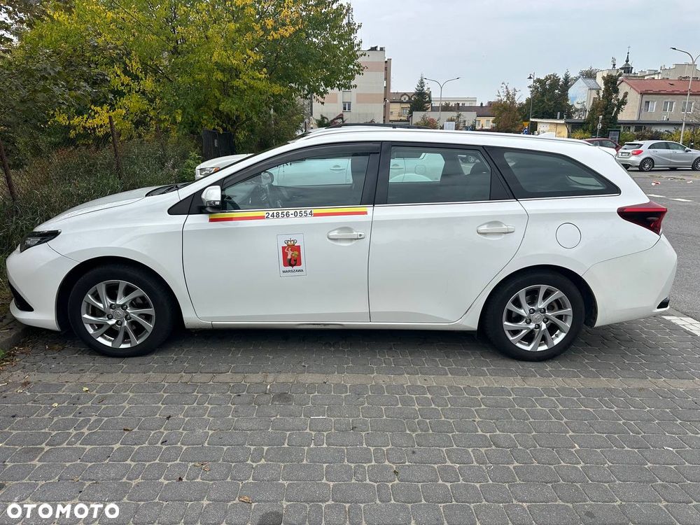 Toyota Auris 2015 photo 4