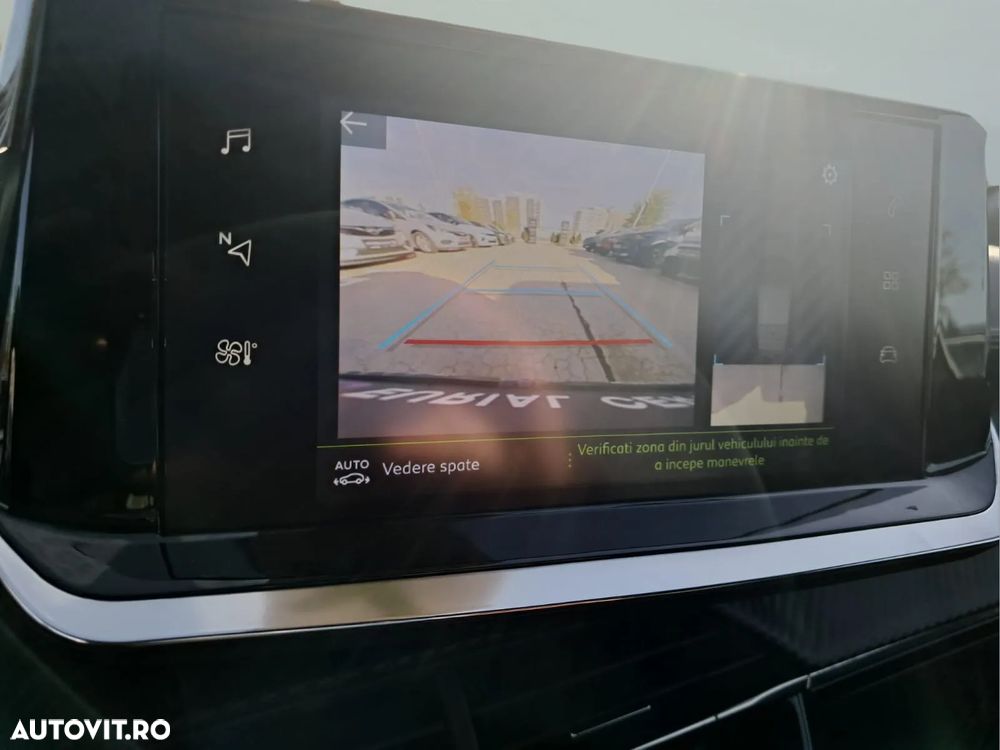 Peugeot 208 1.2 L PureTech STT EAT8 GT Line - 20