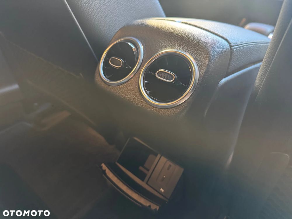 Mercedes-Benz CLA 250 AMG Line 7G-DCT - 18