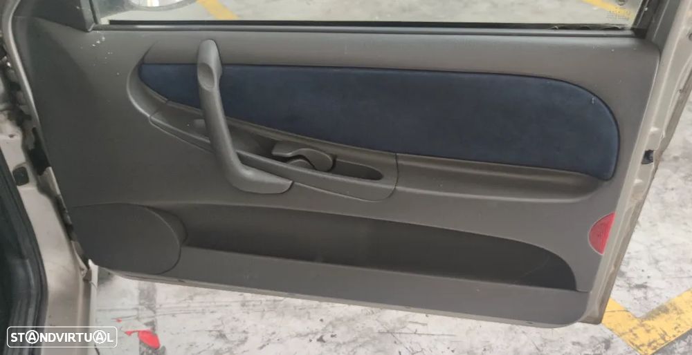 LANCIA Y PARA PEÇAS - 12