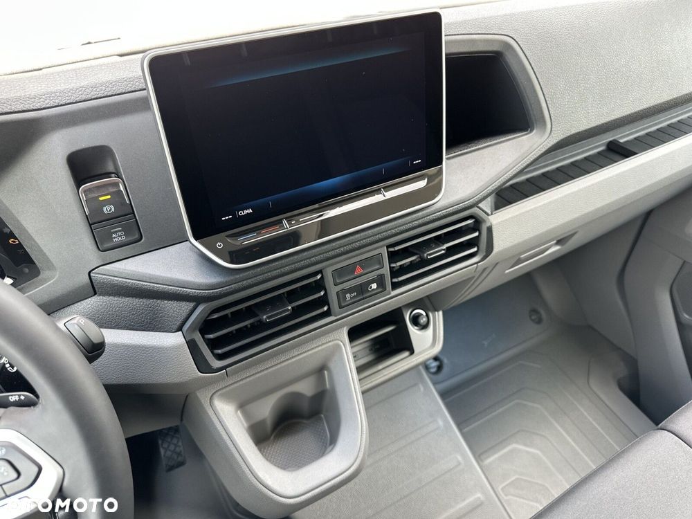 Volkswagen Crafter 35 Furgon z wysokim dachem silnik: 2,0 l EU6 SCR 177 KM, przedni 8-bieg.automatyczna, r.o : 4490 mm - 16