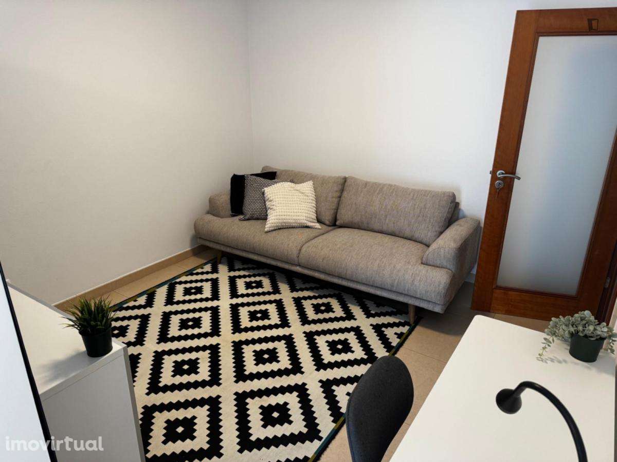 Quarto - localizado em Lisbon - Grande imagem: 5/13