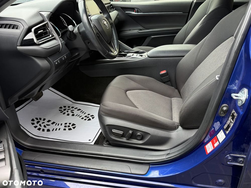 Toyota Camry 2.5 Hybrid Comfort CVT - 13