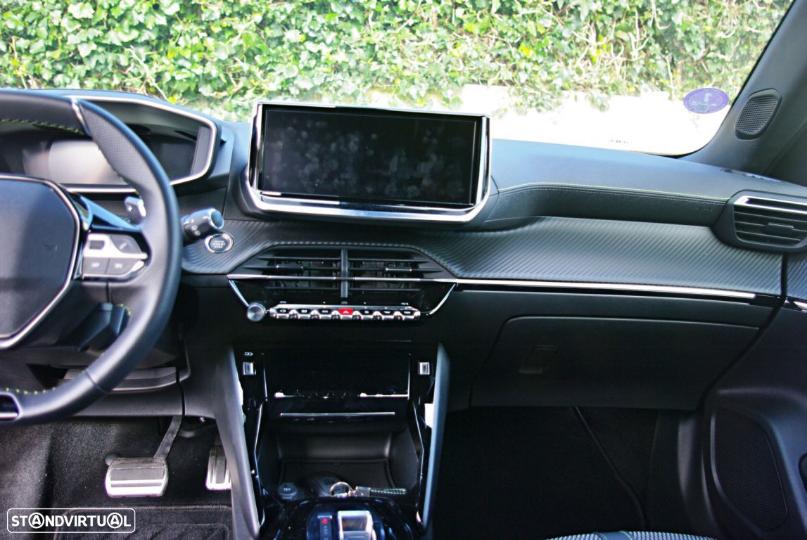 Peugeot 2008 1.2 PureTech GT Line EAT8 - 33