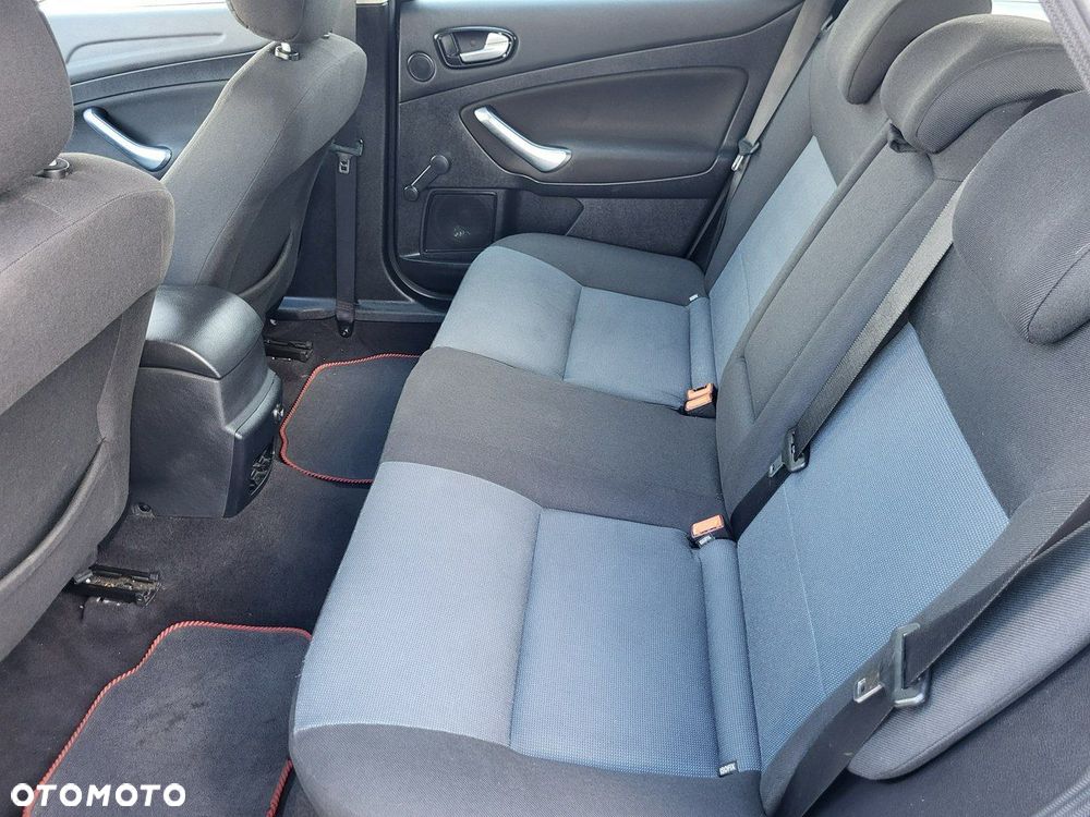 Ford Mondeo - 21