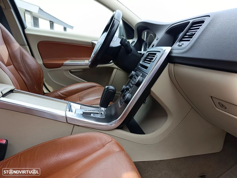 Volvo S60 T5 Powershift Summum - 28
