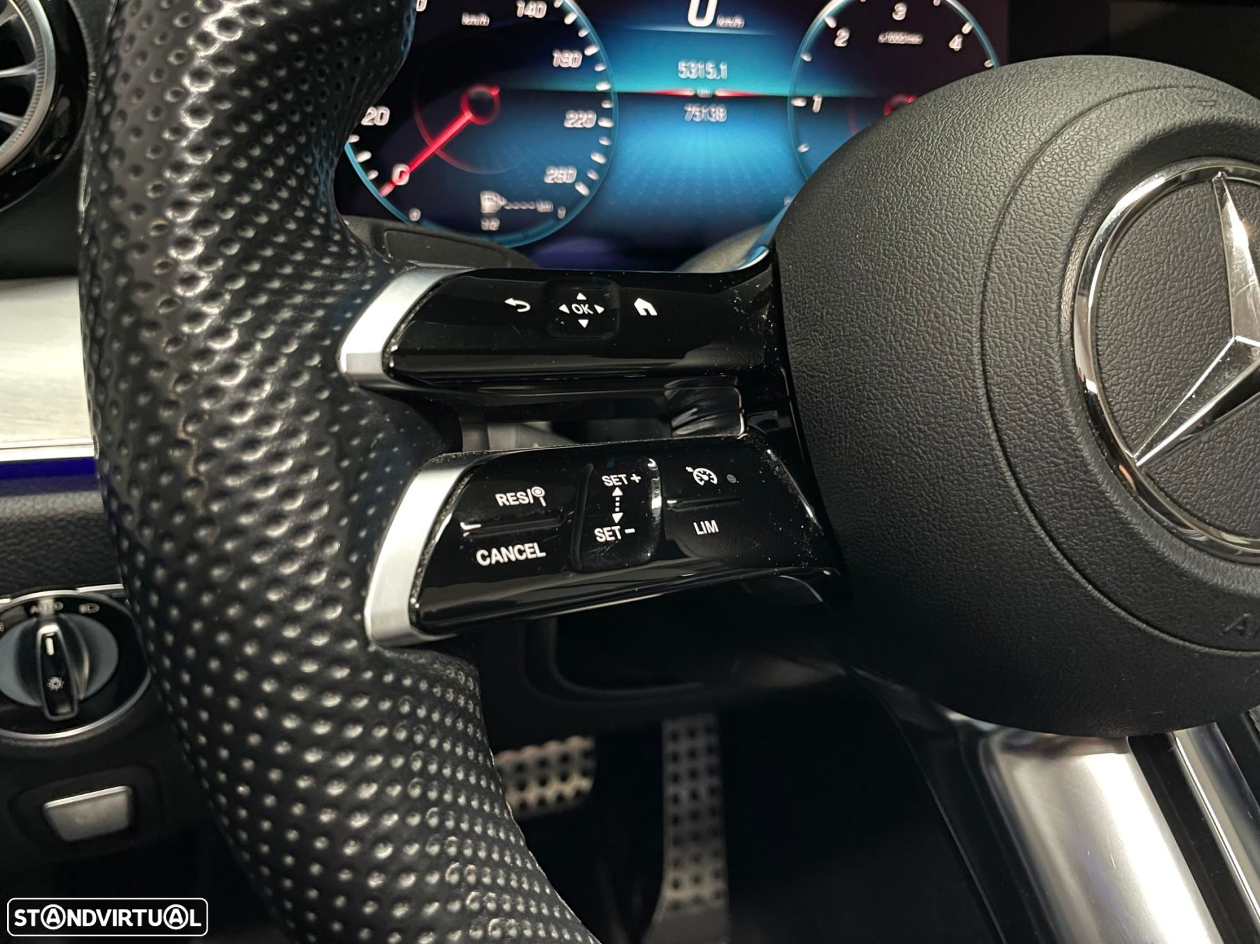 Mercedes-Benz E 220 d AMG Line - 13