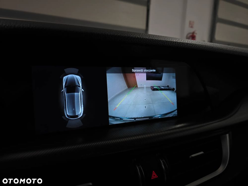 Alfa Romeo Stelvio 2.0 Turbo Veloce Q4 - 17